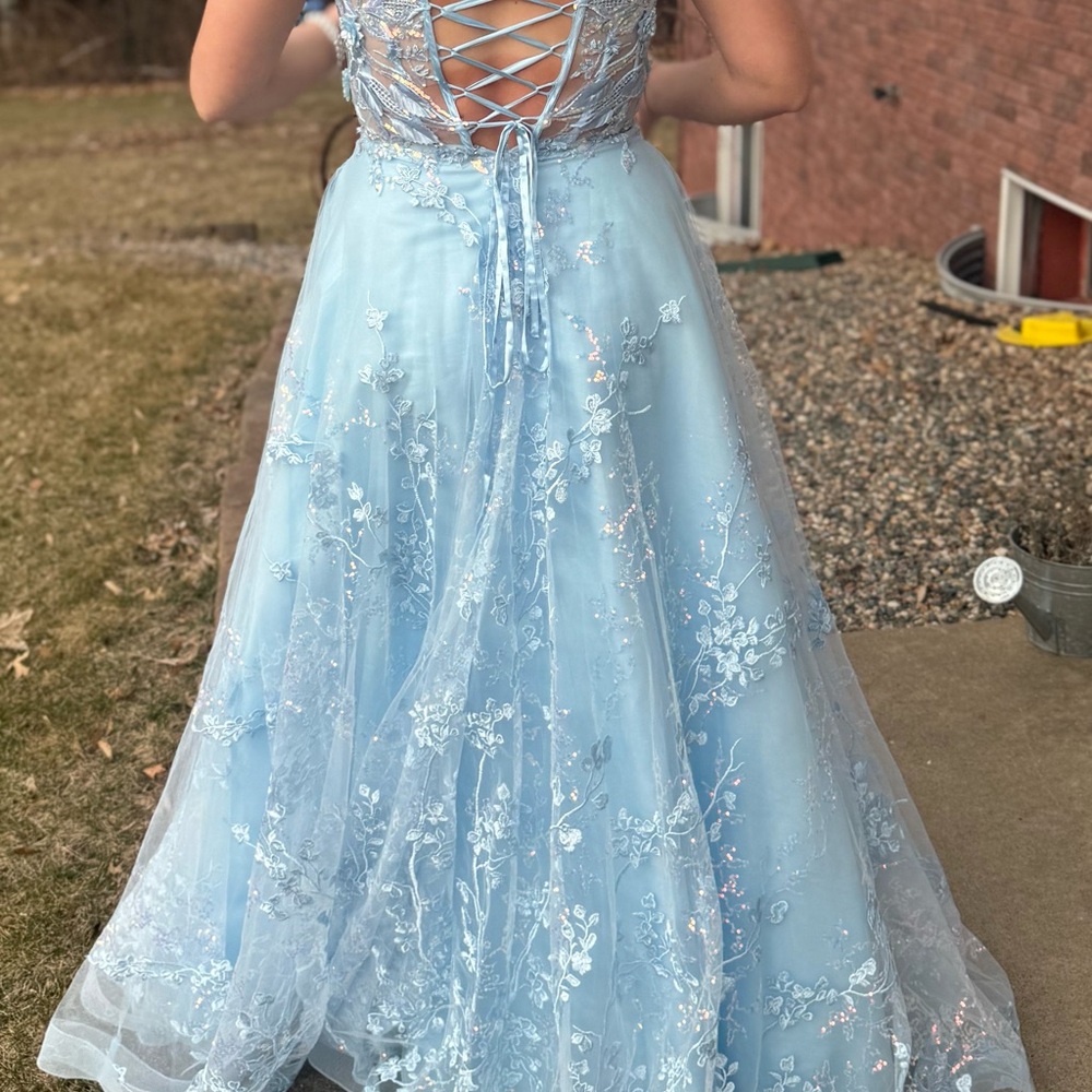 Elegant Light Blue Lace-Up Gown